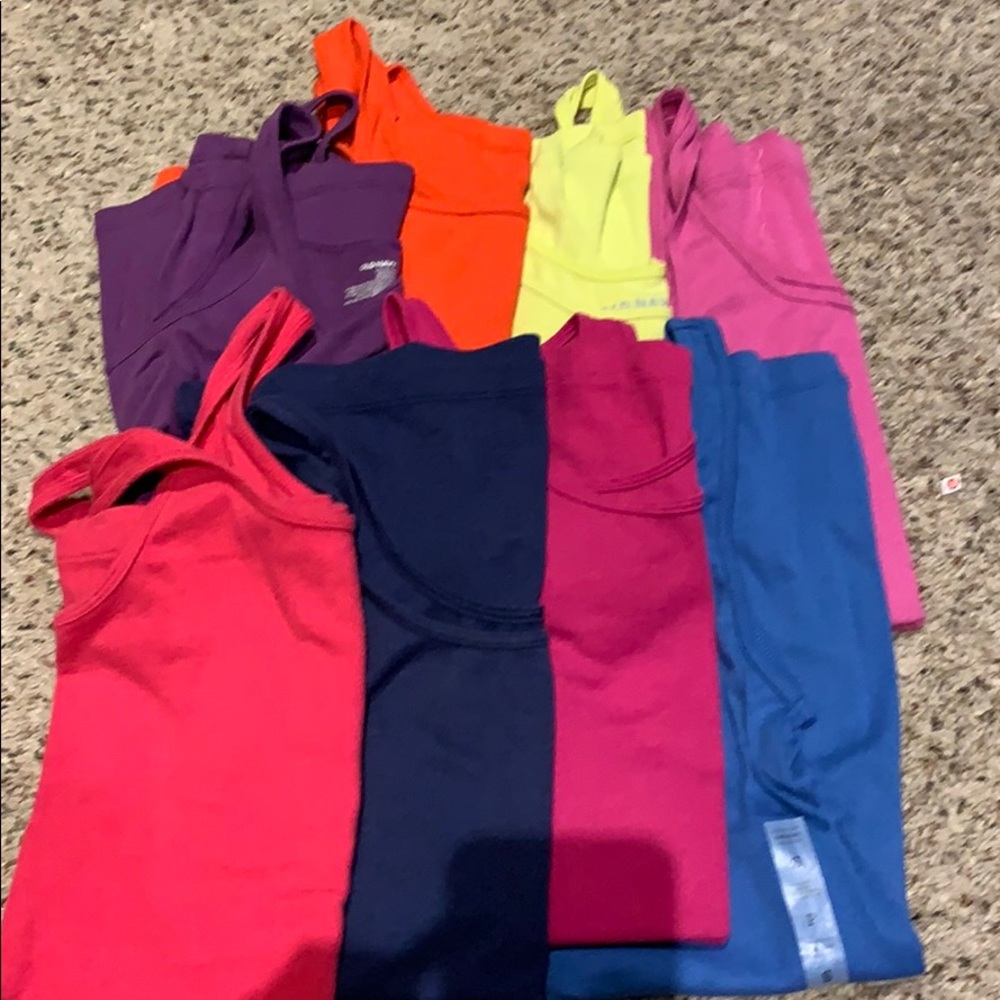 Set of 8 tank tops